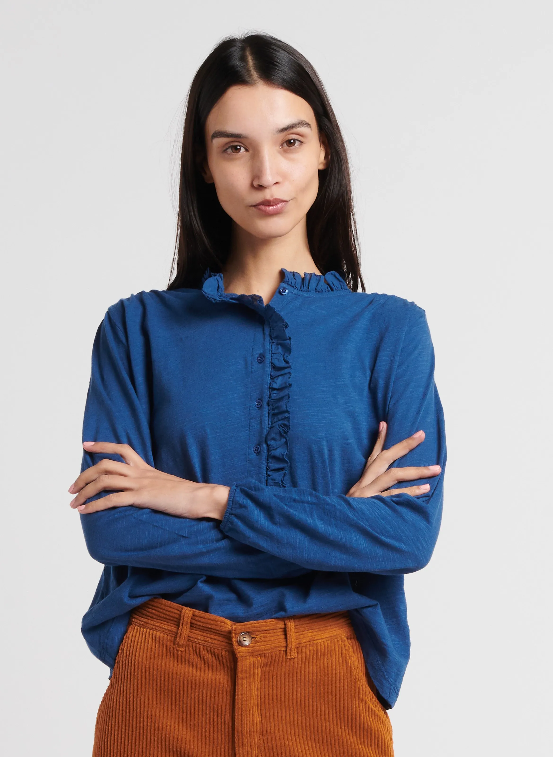 EMILE ET IDA Top de algodón orgánico con cuello de pico en azul